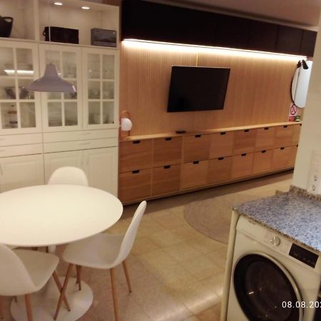 2 Bedroom Large Modern Apartment In Blanes Old Town 50M From The Beach! Екстериор снимка