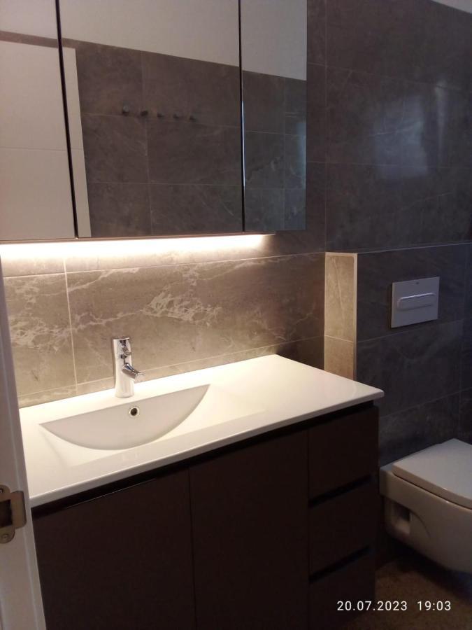 2 Bedroom Large Modern Apartment In Blanes Old Town 50M From The Beach! Екстериор снимка