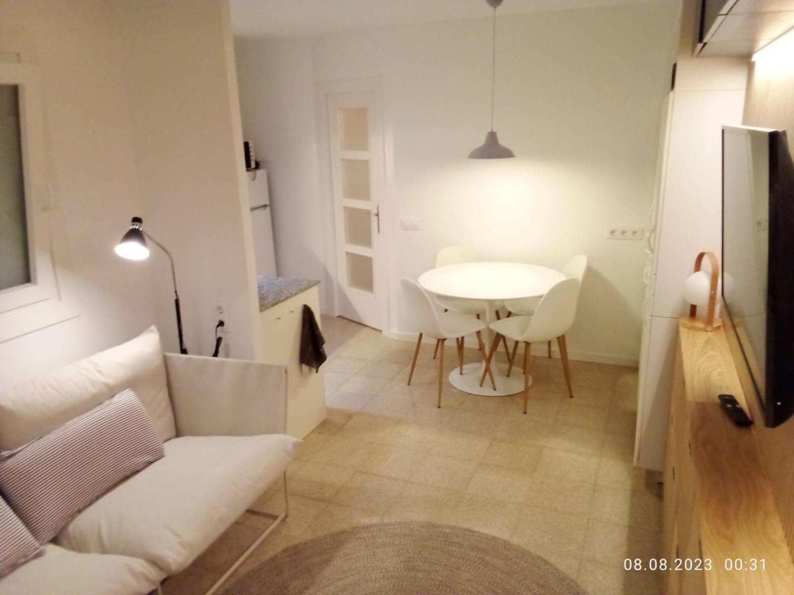 2 Bedroom Large Modern Apartment In Blanes Old Town 50M From The Beach! Екстериор снимка